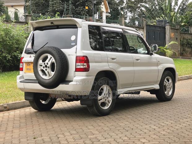 Mitsubishi Pajero IO 2004 White