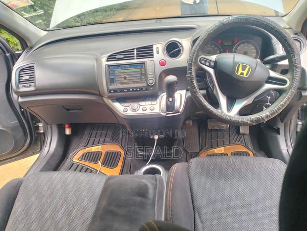 Honda Stream 2010 White