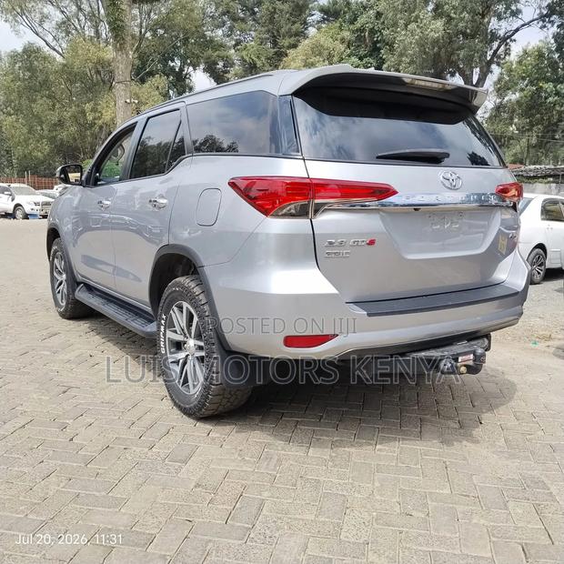 Toyota Fortuner 2020 Silver
