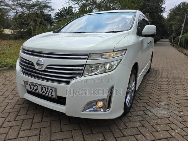 Nissan Elgrand 2011 White