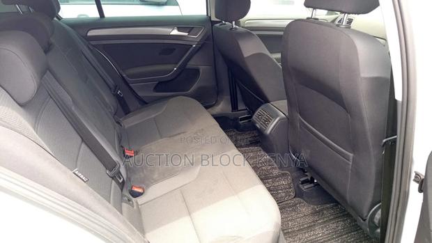 Volkswagen Golf 2018 White