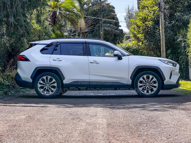 Toyota RAV4 Adventure AWD 2020 White