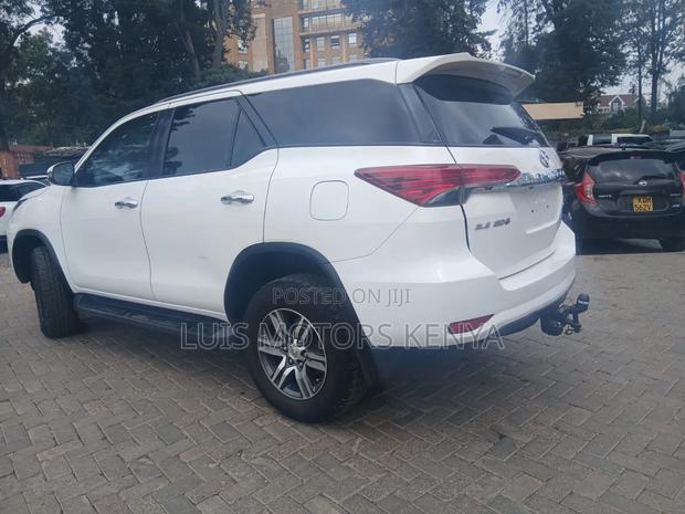 Toyota Fortuner 2019 White