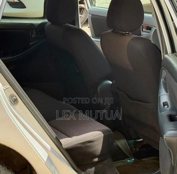 Toyota Corolla Fielder 2004 Silver
