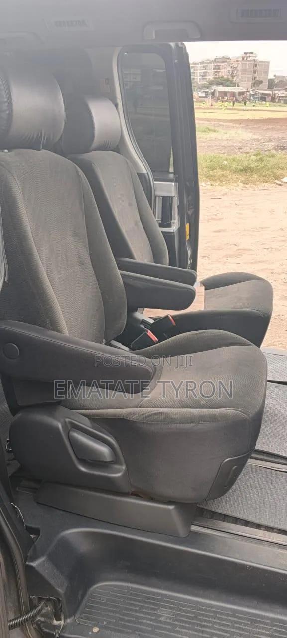 Toyota Noah 2011 Gray