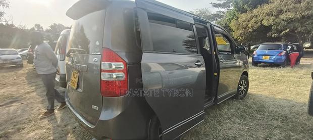 Toyota Noah 2011 Gray