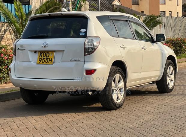 Toyota RAV4 2015 White