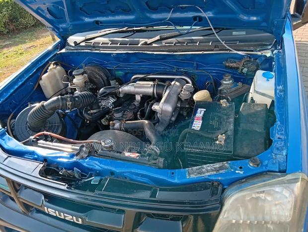 Isuzu D-MAX 2005 Blue