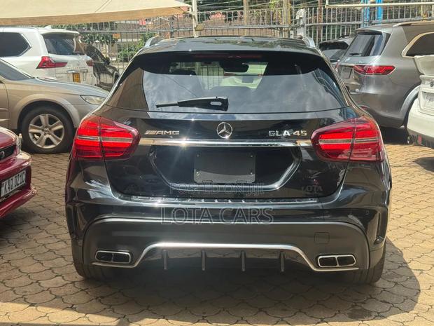 Mercedes-Benz GLA-Class 2019 Black
