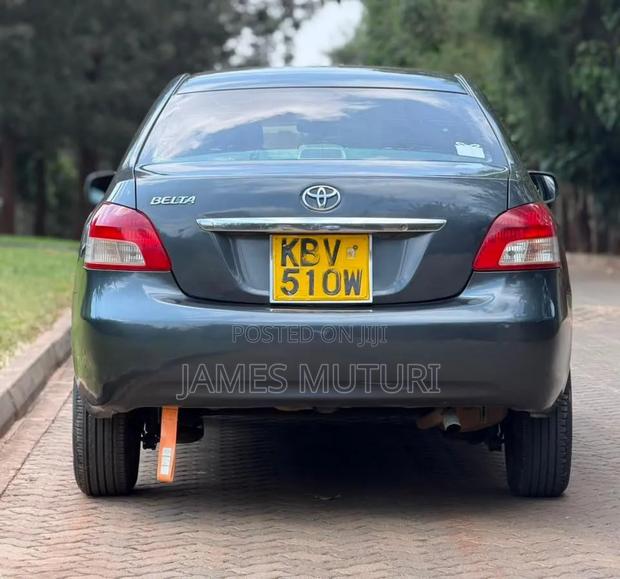 Toyota Belta 2006 Gray