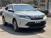 Toyota Harrier 2.0 2018 Pearl for sale