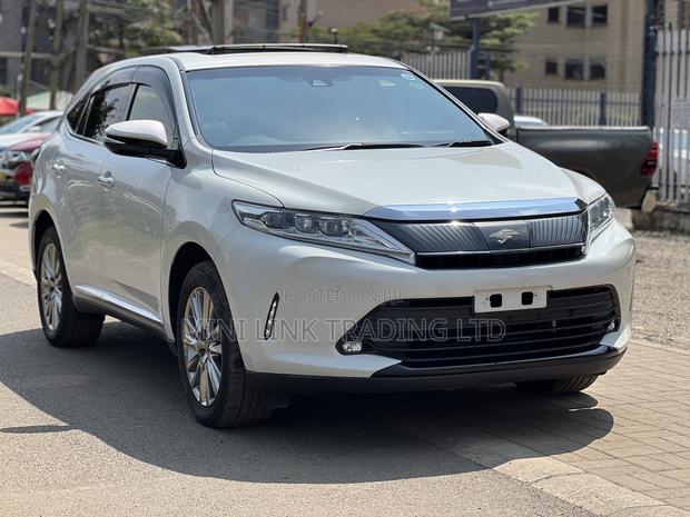 Toyota Harrier 2.0 2018 Pearl