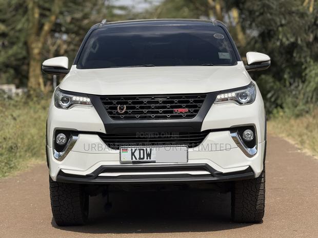 Toyota Fortuner 2018 White