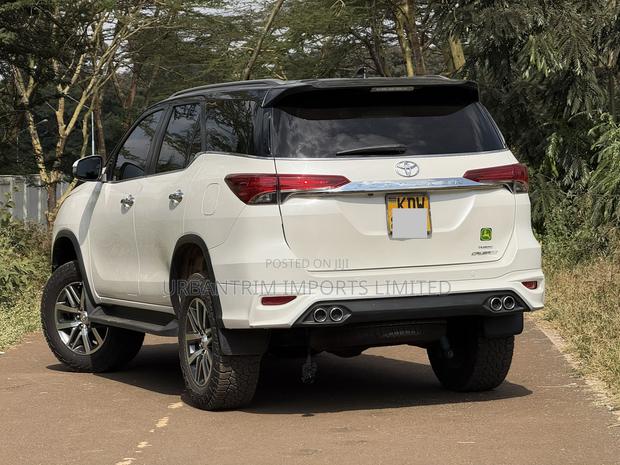 Toyota Fortuner 2018 White