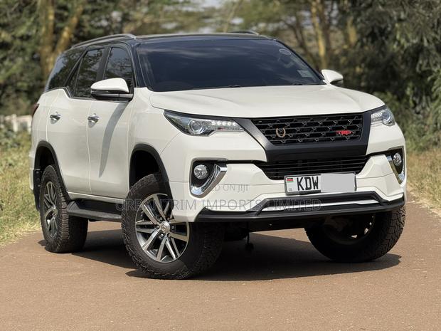 Toyota Fortuner 2018 White