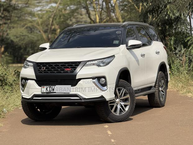Toyota Fortuner 2018 White