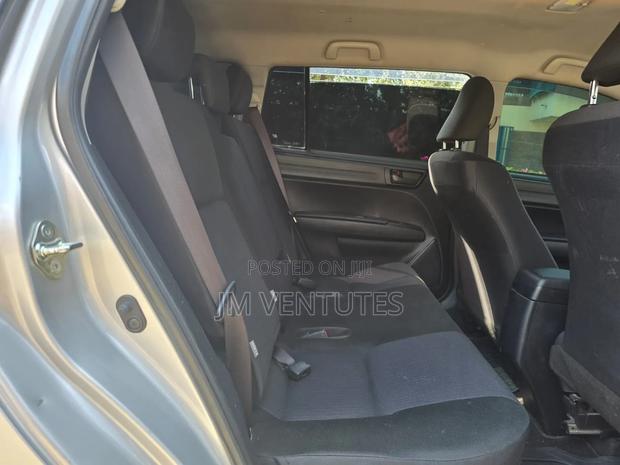 Toyota Corolla Fielder 2018 Silver