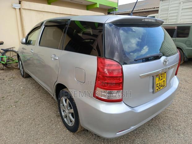 Toyota Wish 2006 Silver