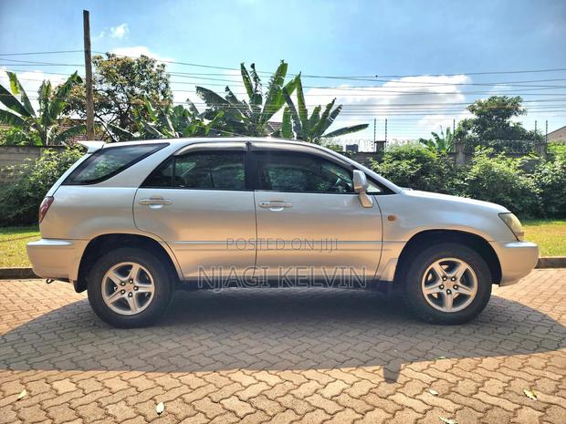 Toyota Harrier 2000 Silver