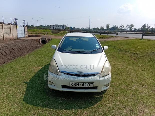 Toyota Wish 2004 White