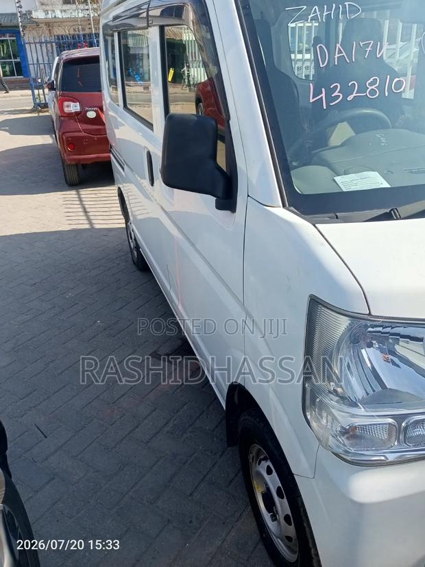 Suzuki Every Wagon 2019 White