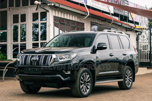 Toyota Land Cruiser Prado 2023 Black