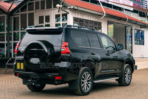 Toyota Land Cruiser Prado 2023 Black
