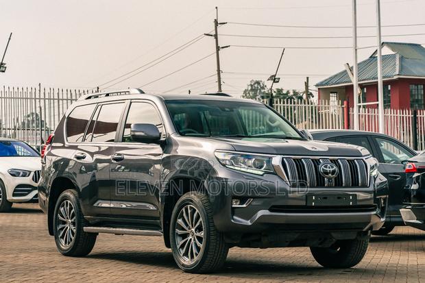 Toyota Land Cruiser Prado 2021 Gray