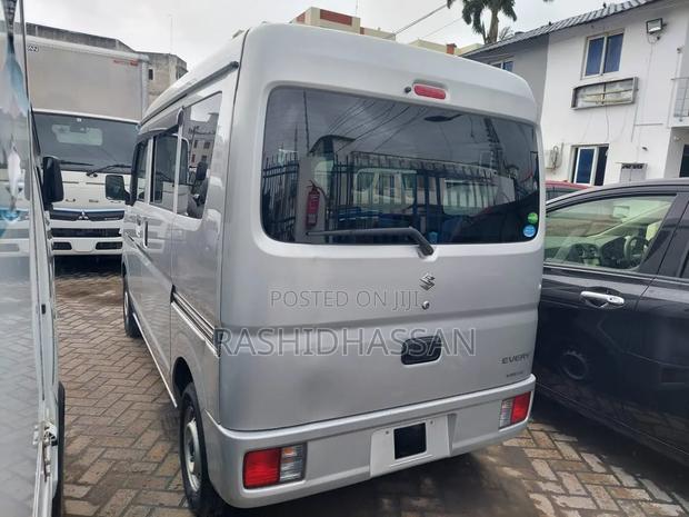 Suzuki Every Wagon 2018 Silver