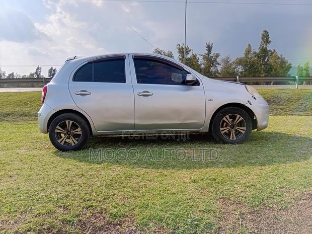 Nissan March 2011 Silver