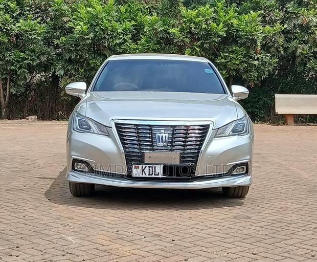 Toyota Crown 2016 Silver