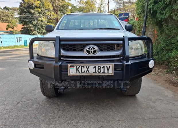 Toyota Hilux 2009 White