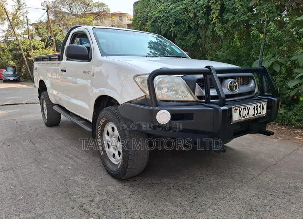 Toyota Hilux 2009 White