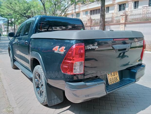 Toyota Hilux 2018 Black
