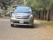 Toyota ISIS 2013 Gray for sale