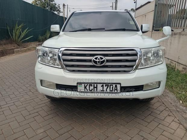 Toyota Land Cruiser 2011 White