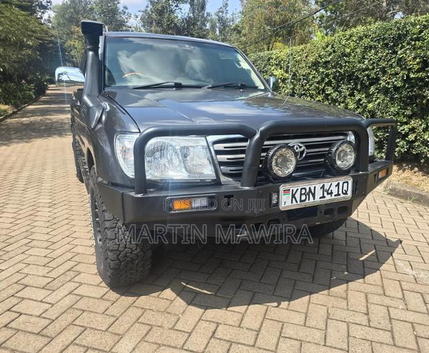 Toyota Land Cruiser Prado 2005 Gray