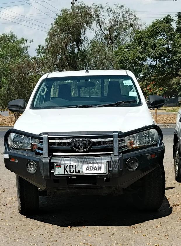 Toyota Hilux 2017 White
