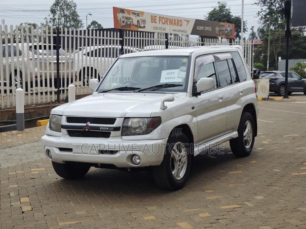 Mitsubishi Pajero IO 2004 Pearl