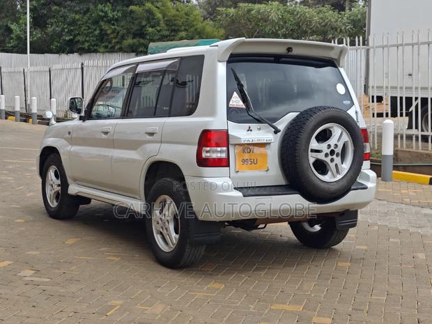 Mitsubishi Pajero IO 2004 Pearl