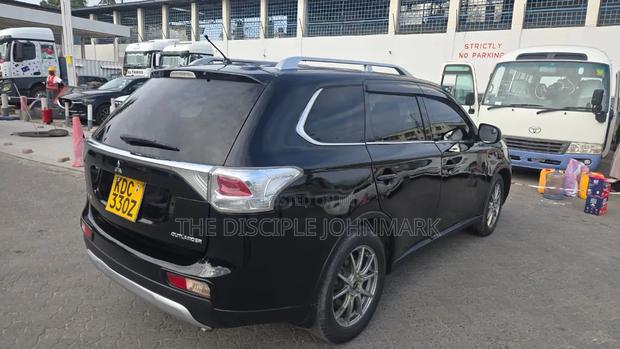 Mitsubishi Outlander 2014 Black