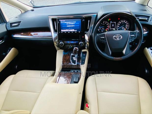 Toyota Alphard 2.5 Petrol FWD 2019 Beige