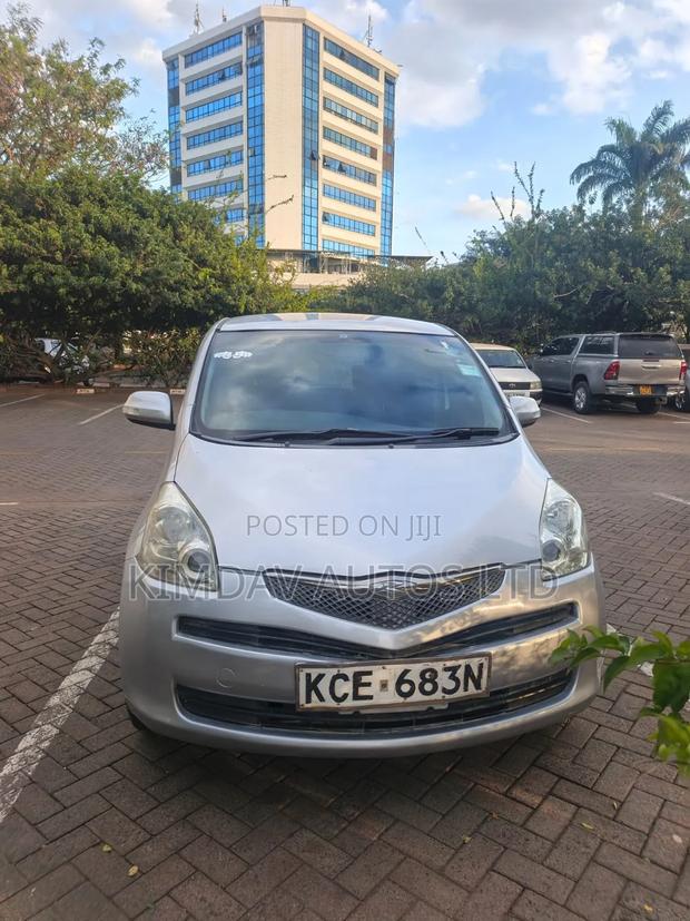 Toyota Ractis 2008 Silver