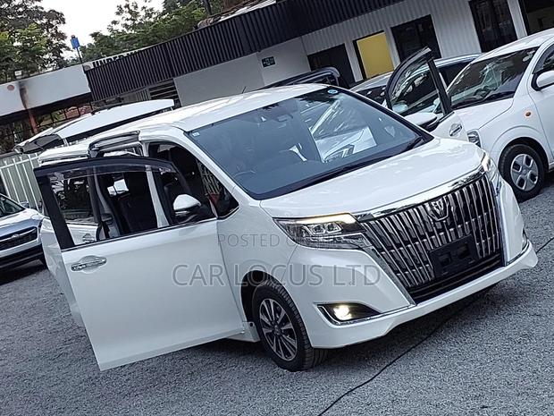 Toyota Esquire 2019 Pearl