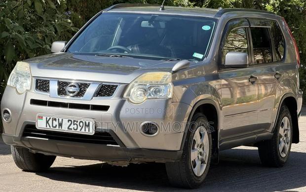 Nissan X-Trail 2012 Silver