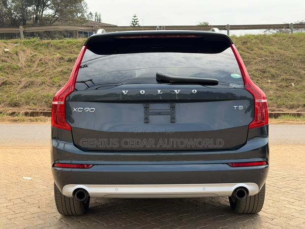 Volvo XC90 2019