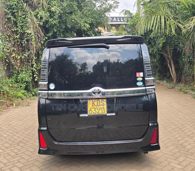 Toyota Voxy 2017 Black