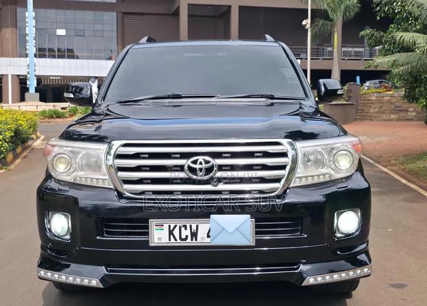 Toyota Land Cruiser 4.6 V8 ZX 2013 Black