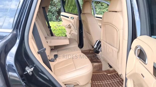 Porsche Cayenne 2014 Black