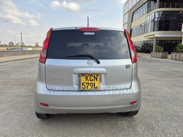 Nissan Note 2011 Silver